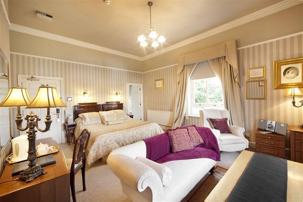 Alexandra Court Hotel Конглтон Экстерьер фото