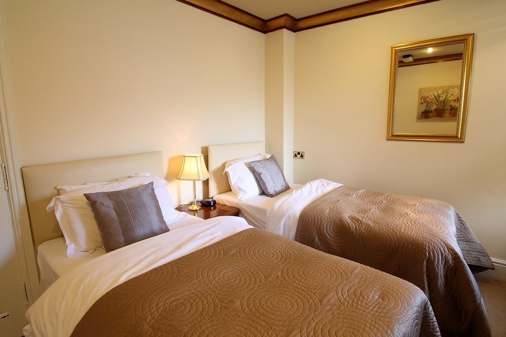 Alexandra Court Hotel Конглтон Экстерьер фото