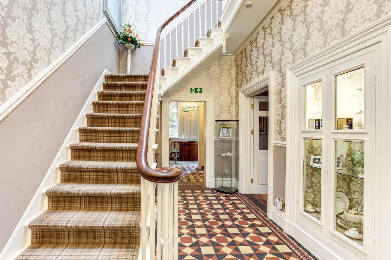 Alexandra Court Hotel Конглтон Экстерьер фото